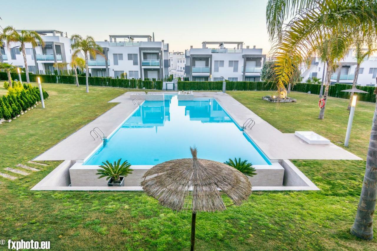 Eluxuria Sunny Villa Torrevieja Luaran gambar